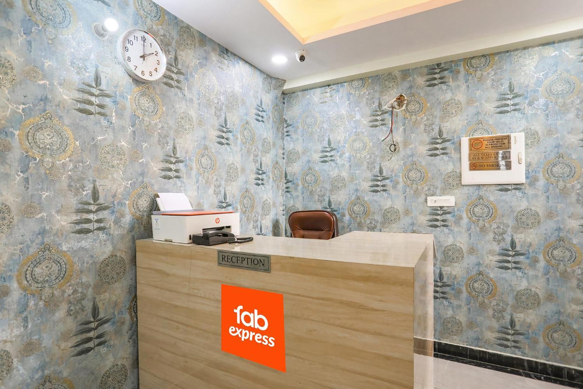 Fabhotel Sm Palace Chinhat Dış mekan fotoğraf